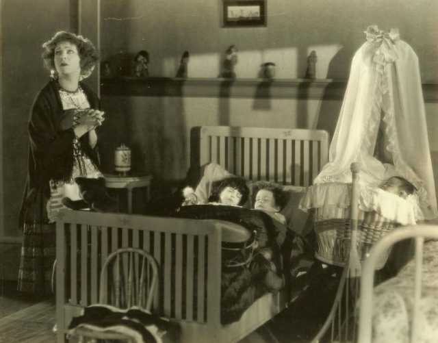 Szenenfoto aus dem Film 'A Doll's House' © Nazimova Productions, Inc., United Artists, 